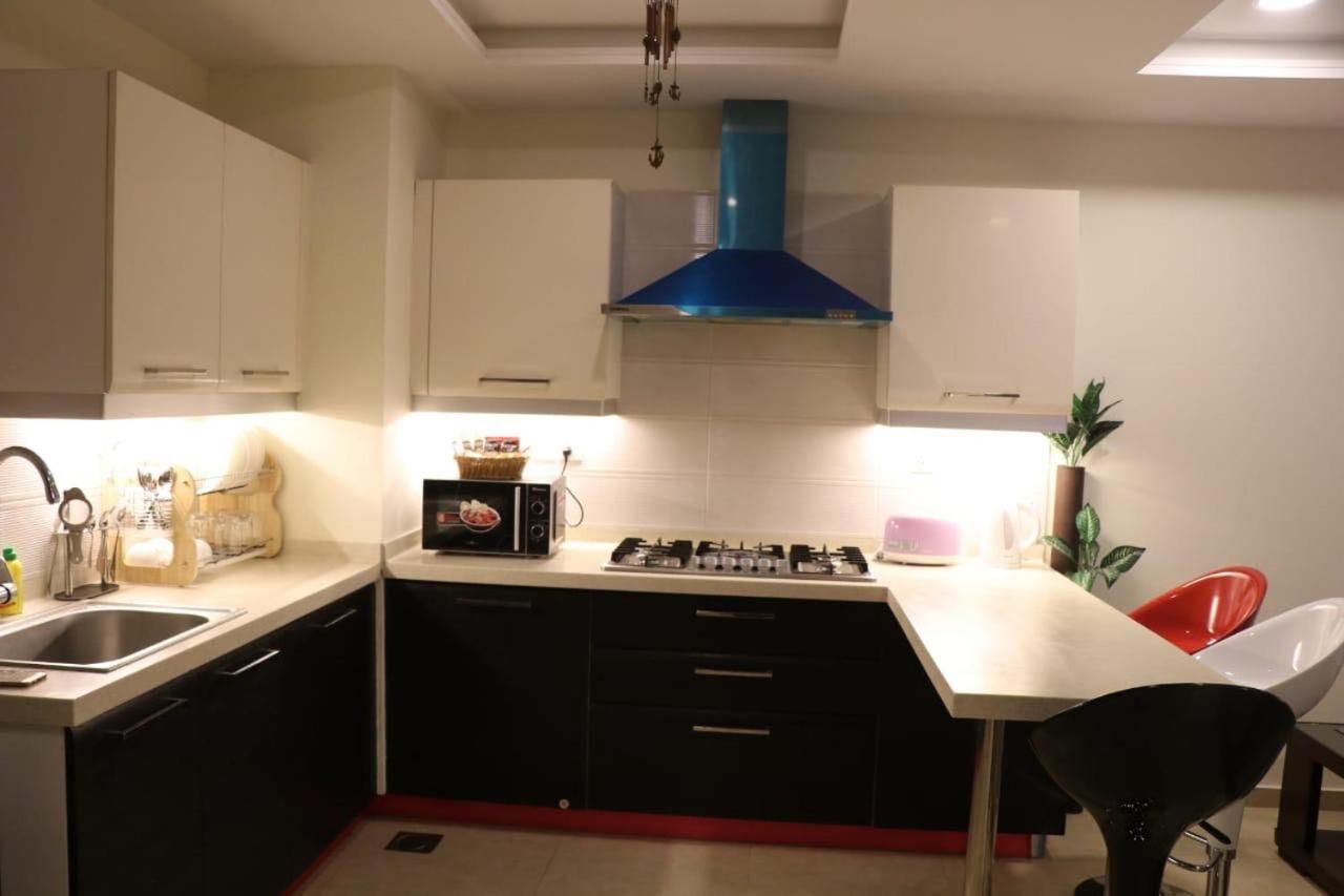 Elegant & Charming One Bed Apartment In Bahria Town ラーワルピンディー エクステリア 写真