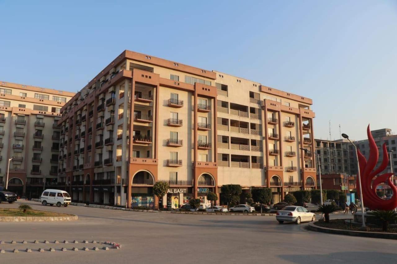 Elegant & Charming One Bed Apartment In Bahria Town ラーワルピンディー エクステリア 写真